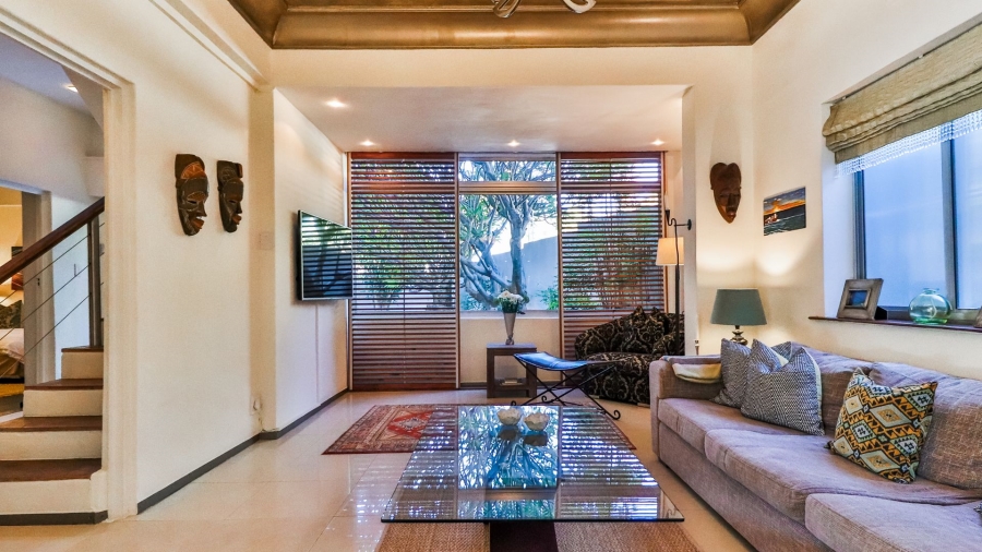 2 Bedroom Property for Sale in Sea Point Western Cape